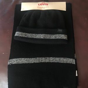 Men’s Levi’s hat and scarf set